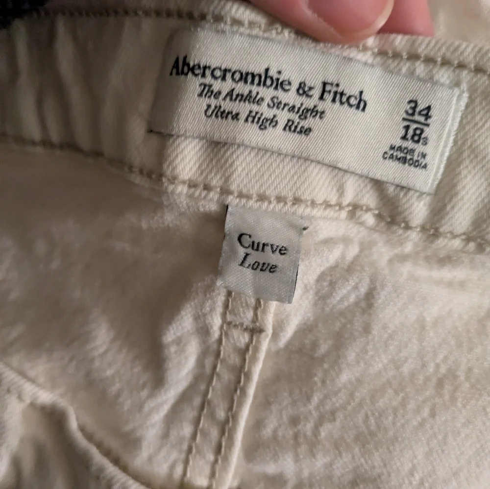 Abercrombie Curve Love The Ankle Straight Ultra High Rise Jean